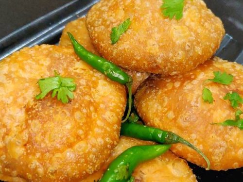 rajasthani-pyaz-ki-kachori-recipe-main-photo_1024x1024